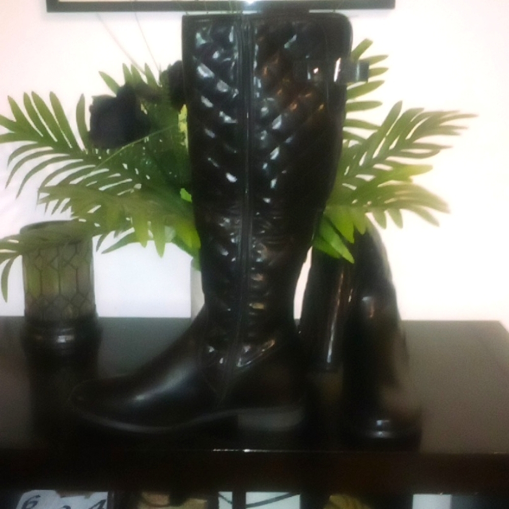 Black boots